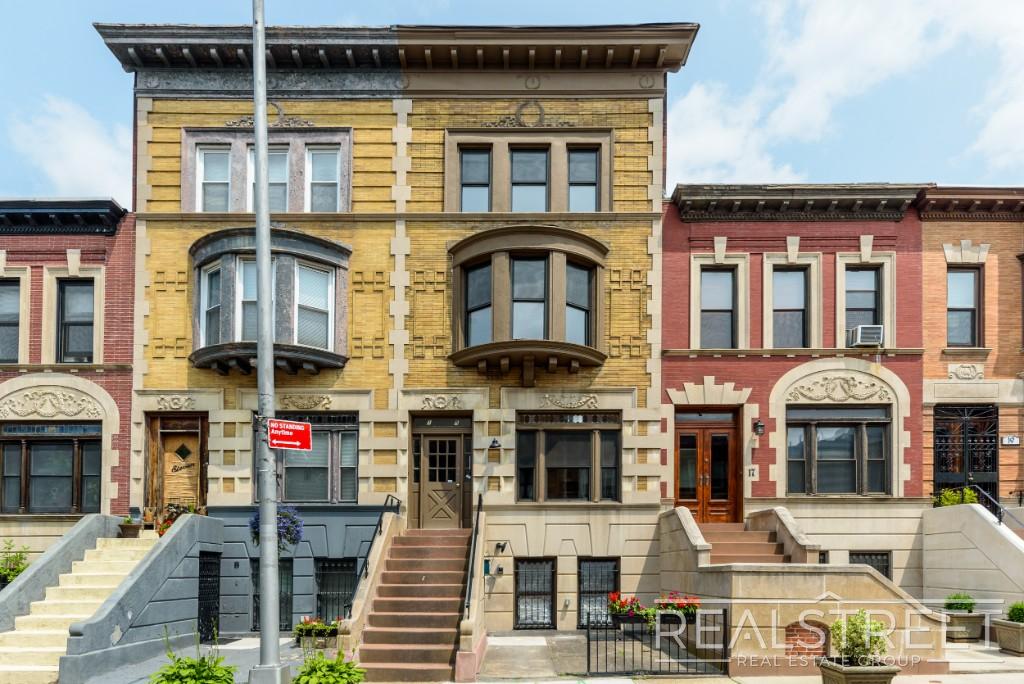 Historic townhouse facade at 15 Hampton Place